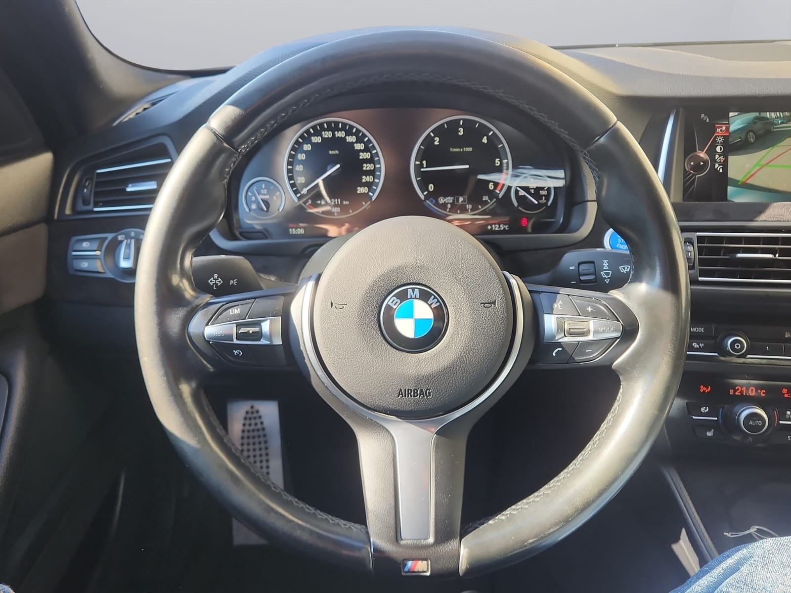BMW 520d xDrive Luxury Line Steptronic-image-9