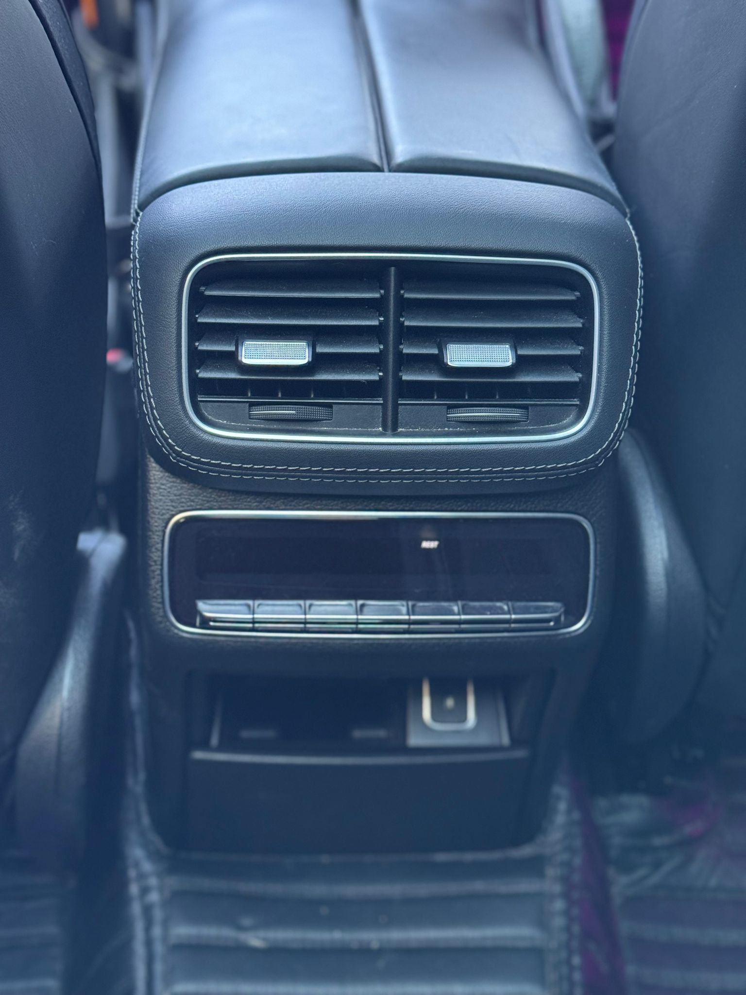 MERCEDES-BENZ GLE 450 4Matic AMG Line 9G-Tronic-image-23