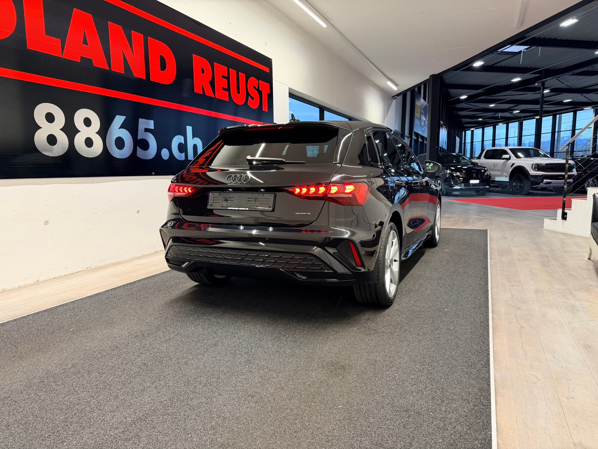 AUDI A3 Sportback 40 TFSI S line S-tronic quattro-image-5