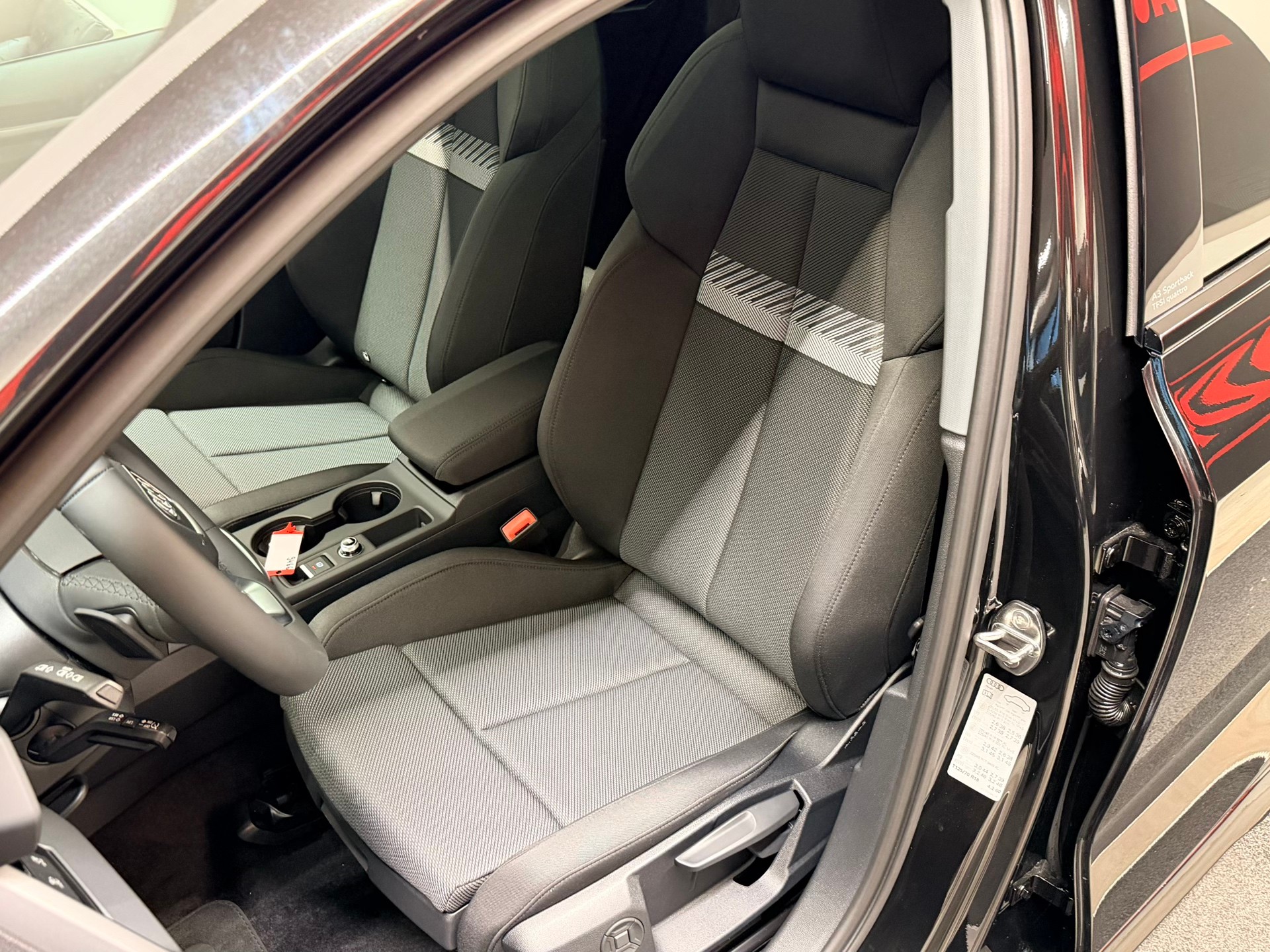 AUDI A3 Sportback 40 TFSI S line S-tronic quattro-image-13