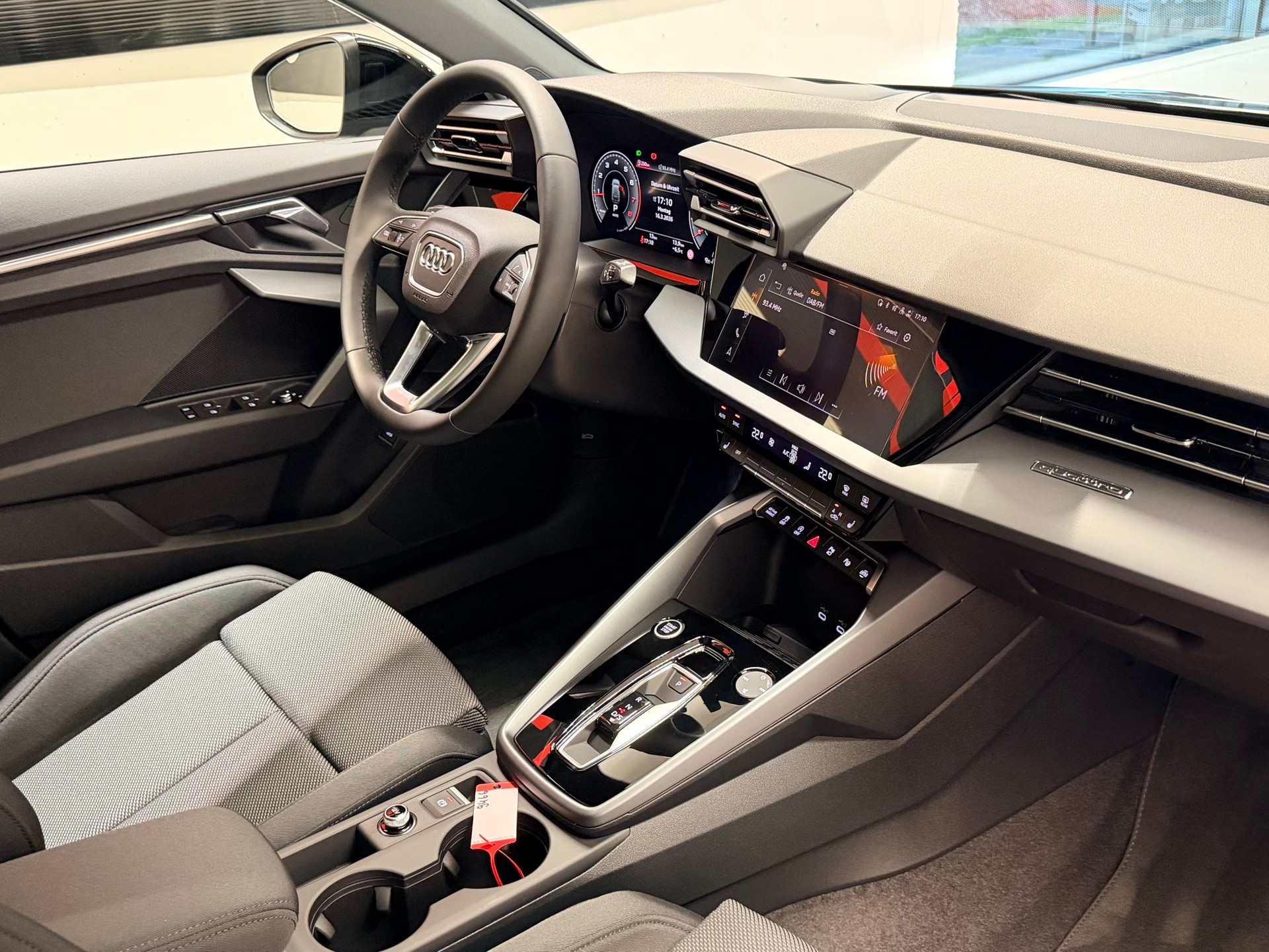 AUDI A3 Sportback 40 TFSI S line S-tronic quattro-image-18