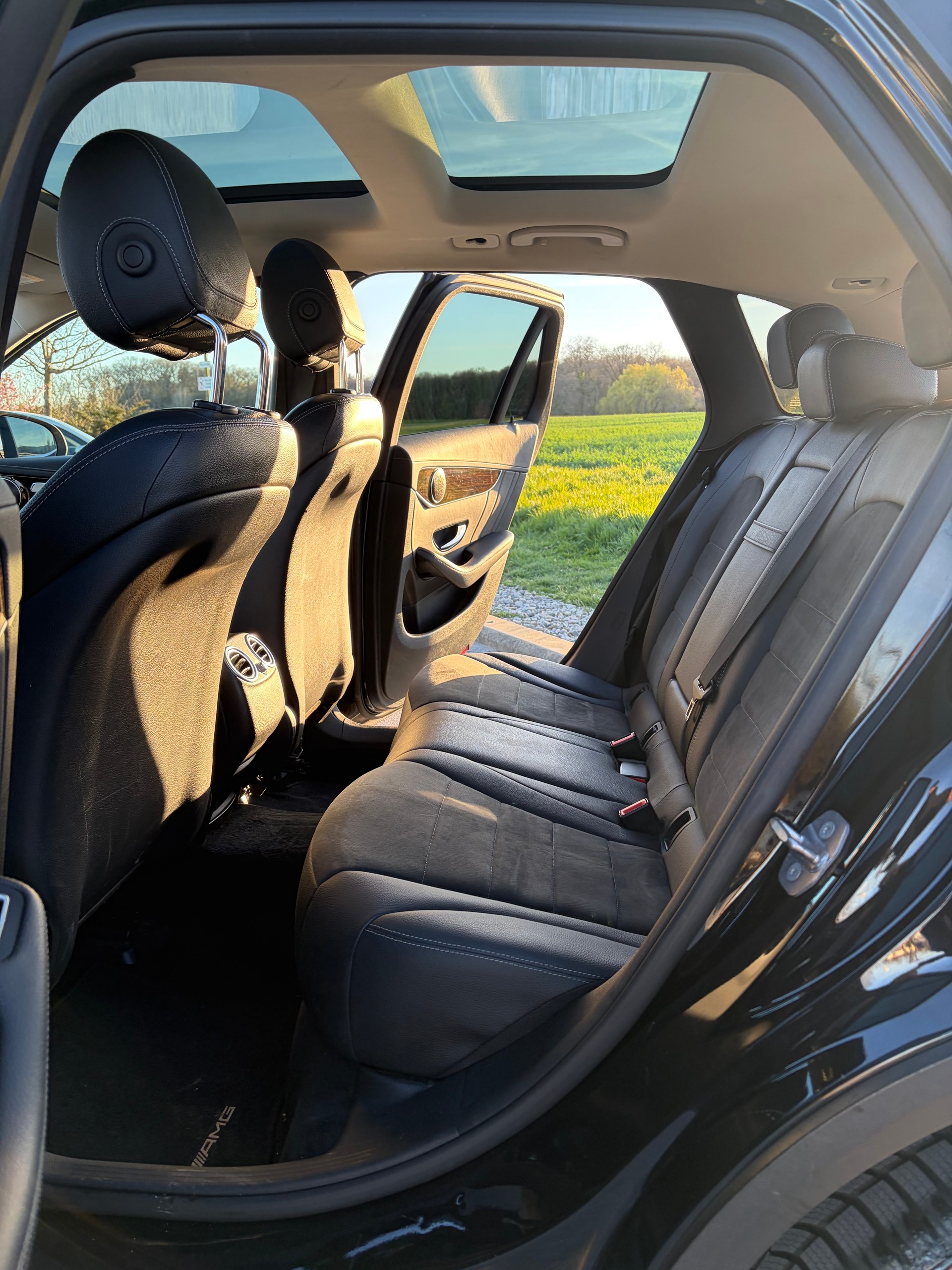 MERCEDES-BENZ GLC 250 AMG Line 4Matic 9G-Tronic-image-3