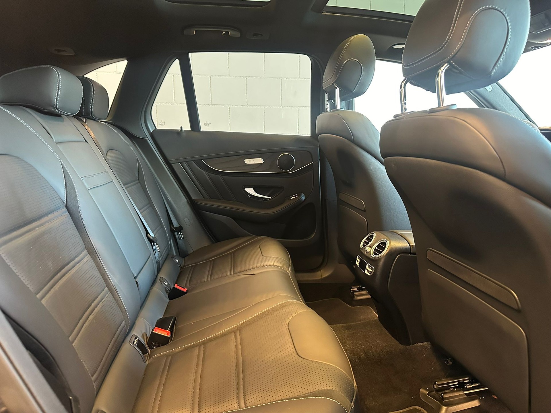 MERCEDES-BENZ GLC 63 S AMG 4Matic 9G-Tronic-image-10