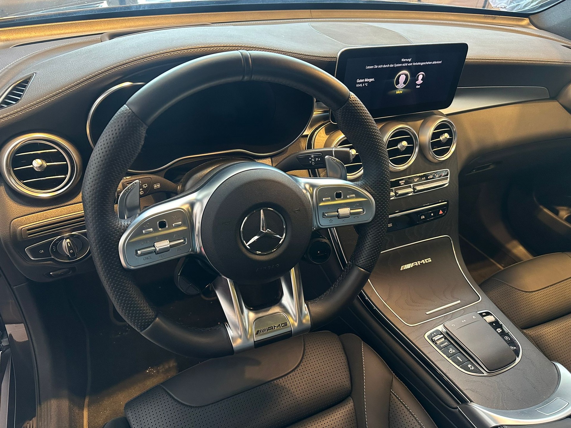 MERCEDES-BENZ GLC 63 S AMG 4Matic 9G-Tronic-image-12