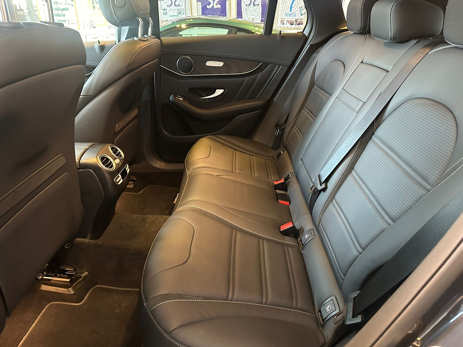 MERCEDES-BENZ GLC 63 S AMG 4Matic 9G-Tronic-image-11
