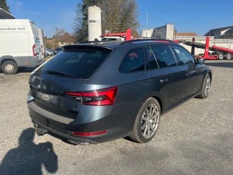 SKODA Superb Combi 2.0 TSI SportLine 4x4 DSG-image-4