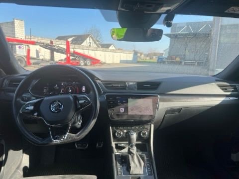 SKODA Superb Combi 2.0 TSI SportLine 4x4 DSG-image-8