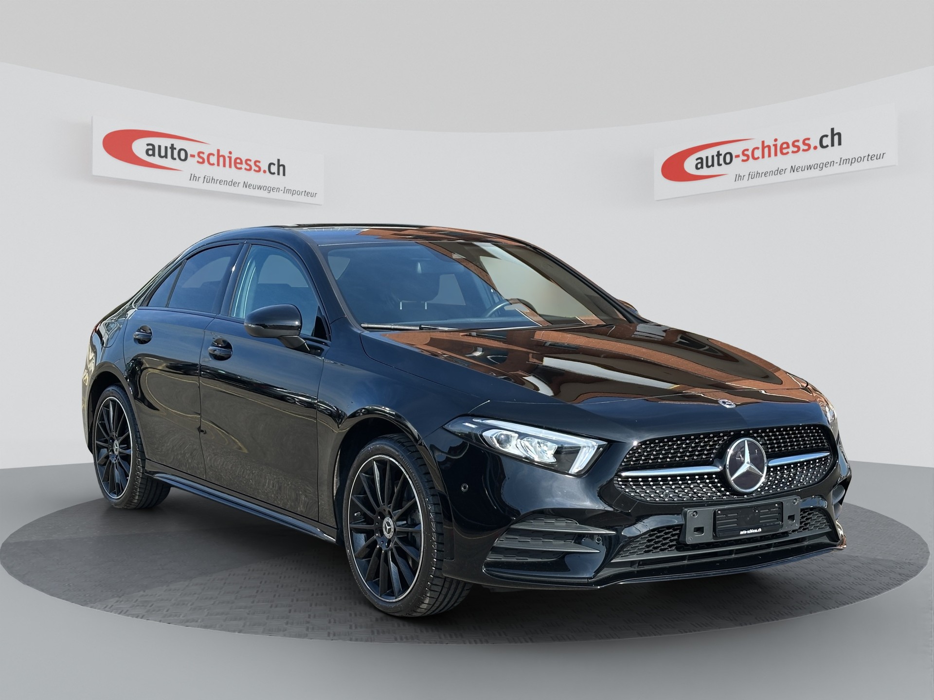 MERCEDES-BENZ A 250e AMG Night 8G-DCT-image-0