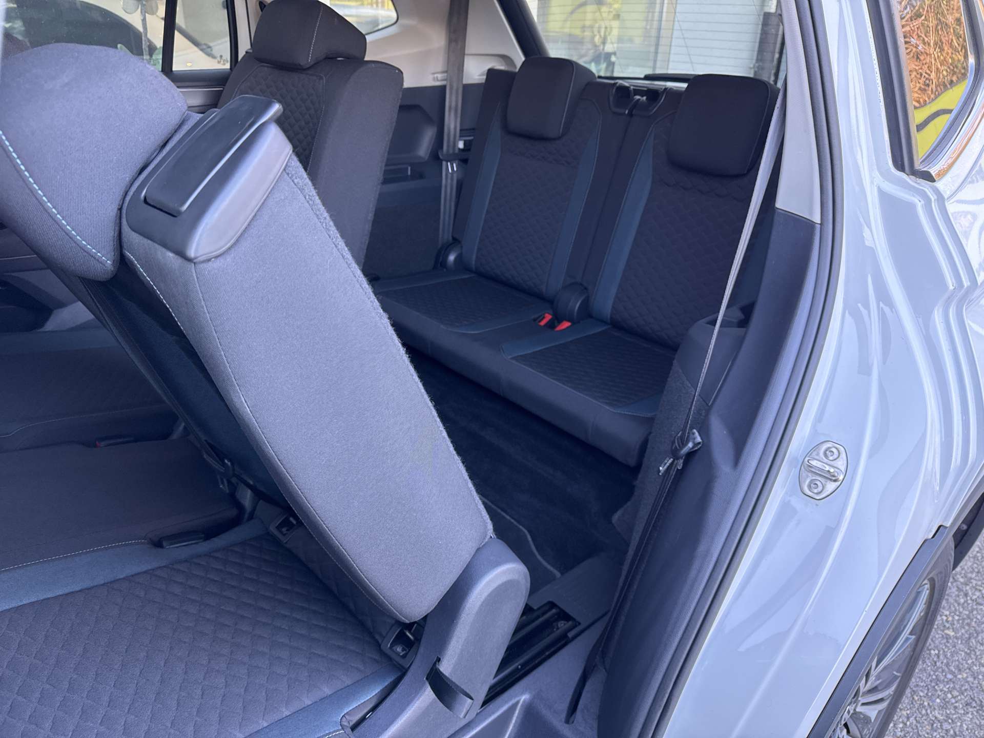 VW Tiguan Allspace 2.0 TDi SCR 7-Plätzer Comfortline DSG-Automat-image-13