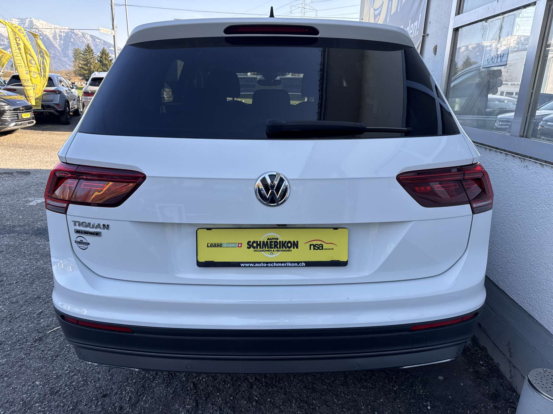 VW Tiguan Allspace 2.0 TDi SCR 7-Plätzer Comfortline DSG-Automat-image-3