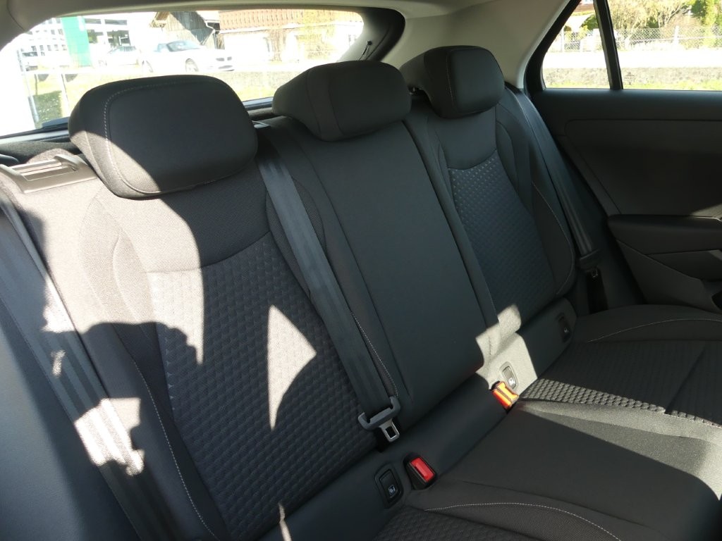 VW T-Roc 1.5 eTSI mHEV Trend DSG-image-12