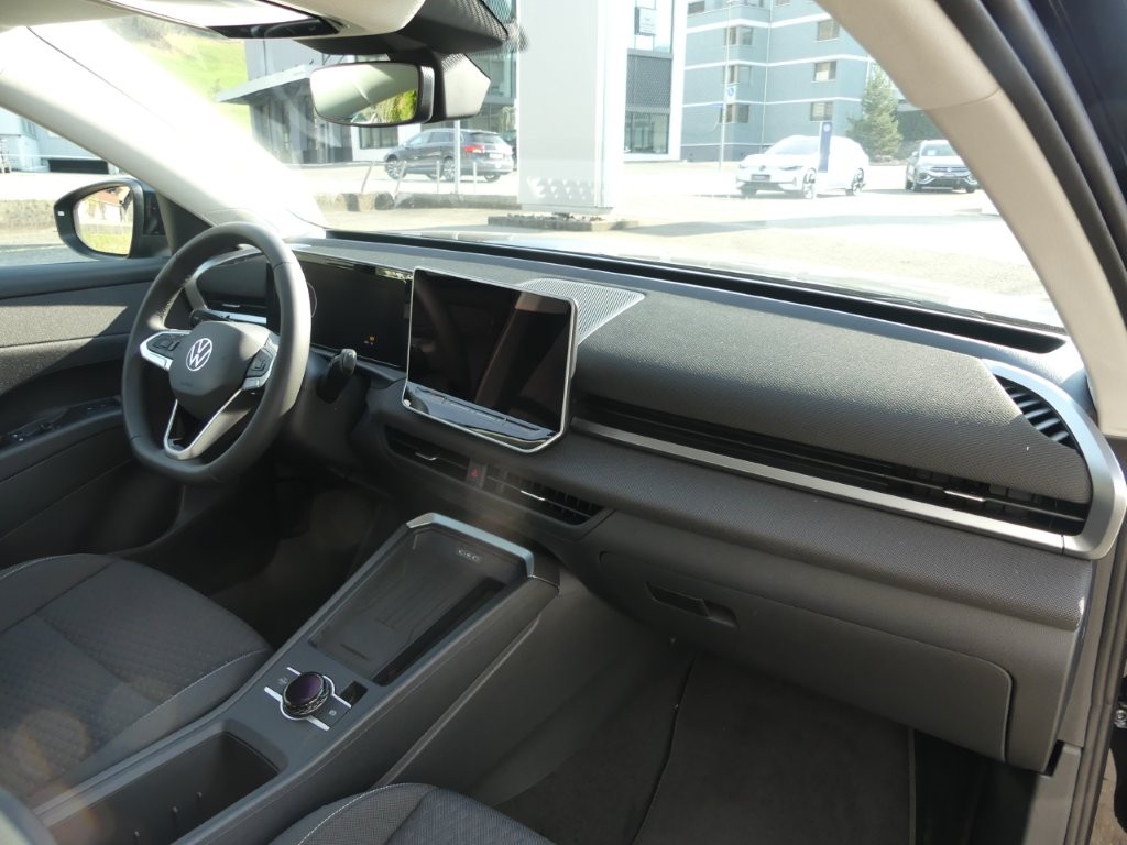VW T-Roc 1.5 eTSI mHEV Trend DSG-image-8