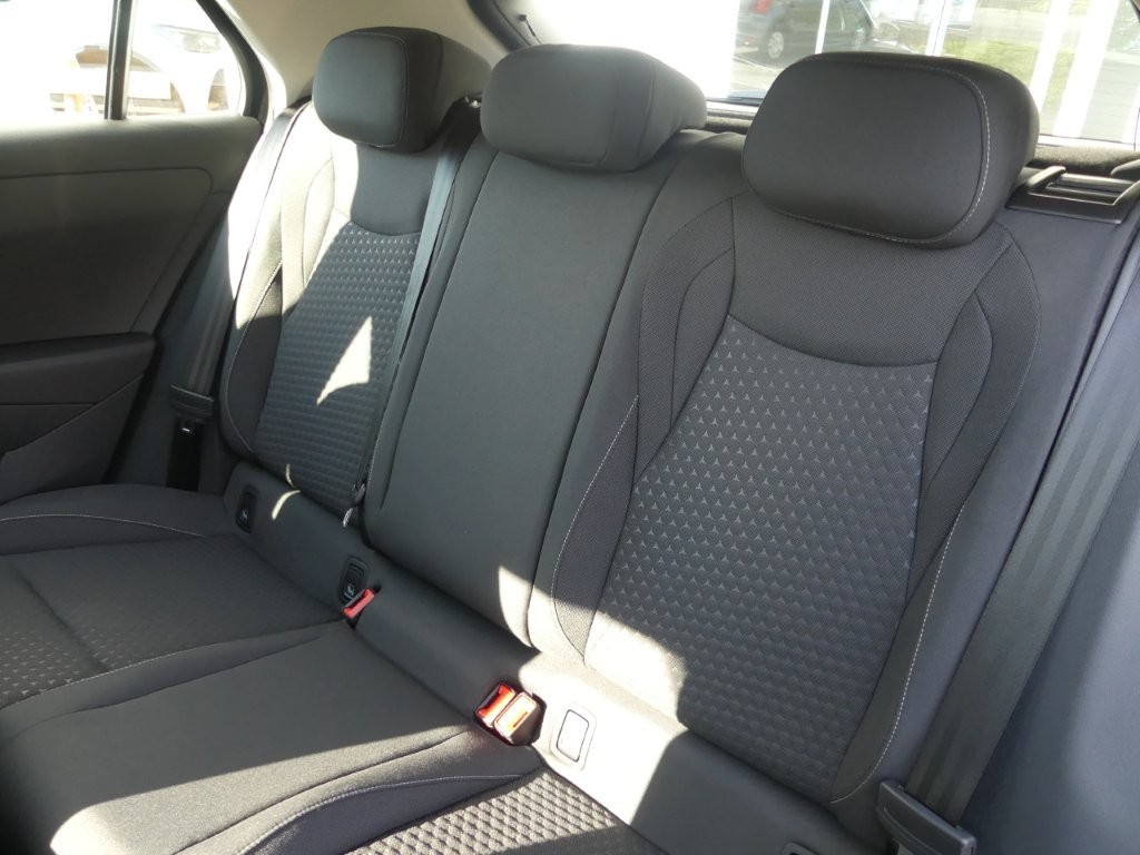 VW T-Roc 1.5 eTSI mHEV Trend DSG-image-11