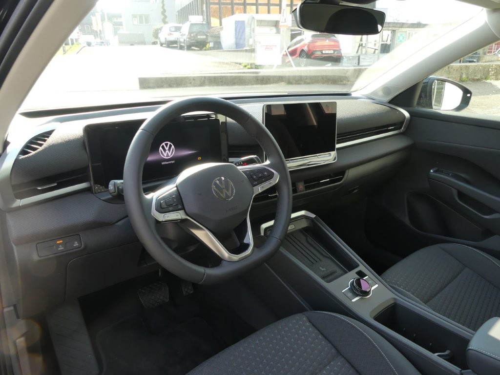 VW T-Roc 1.5 eTSI mHEV Trend DSG-image-6