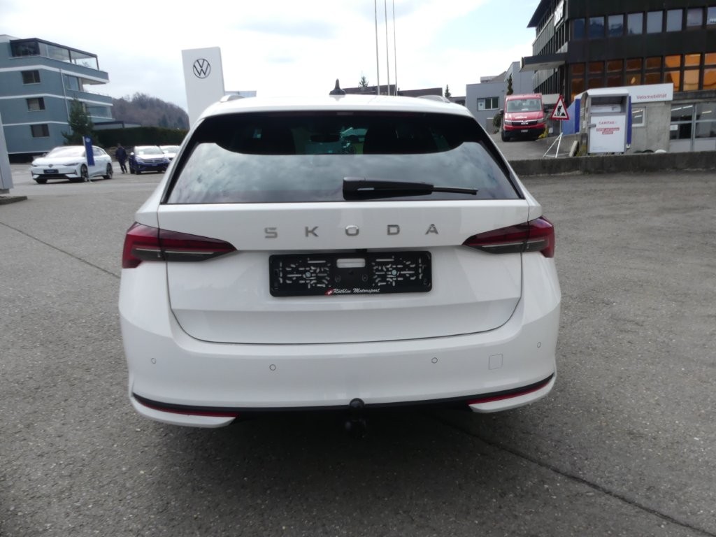 SKODA Octavia Combi 1.5 TSI mHEV DSG Dynamic-image-2
