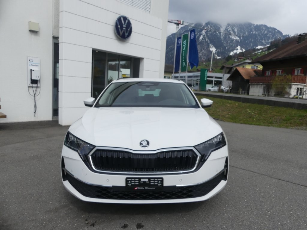 SKODA Octavia Combi 1.5 TSI mHEV DSG Dynamic-image-5