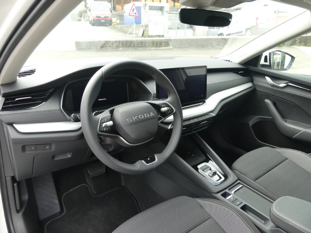 SKODA Octavia Combi 1.5 TSI mHEV DSG Dynamic-image-6