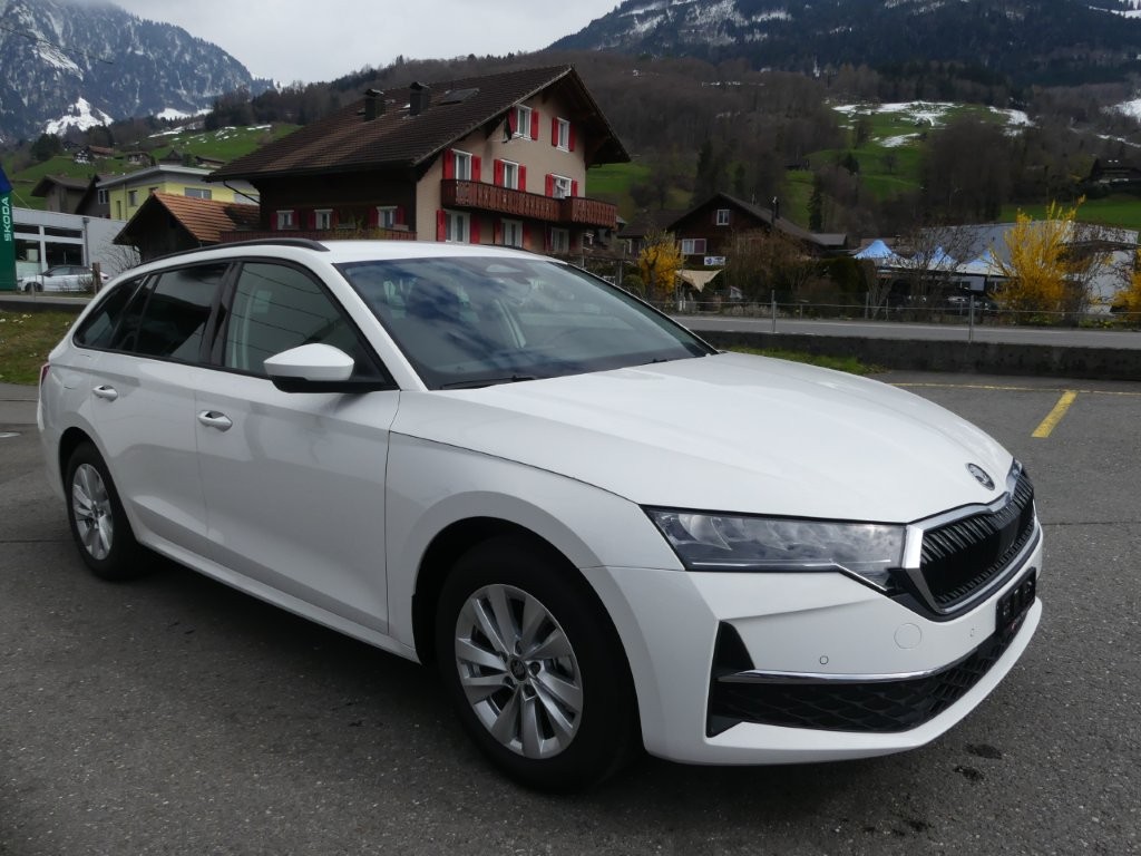 SKODA Octavia Combi 1.5 TSI mHEV DSG Dynamic-image-4