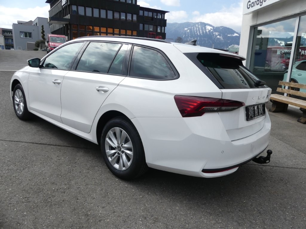 SKODA Octavia Combi 1.5 TSI mHEV DSG Dynamic-image-1