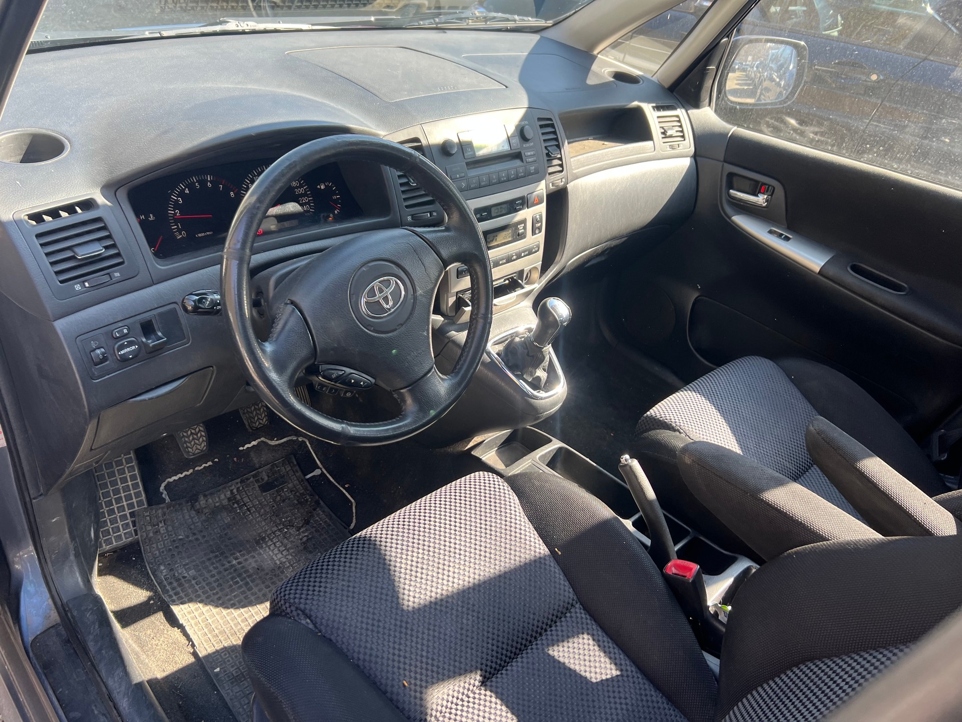 TOYOTA Corolla Verso 1.8 Linea Sol Family-image-8