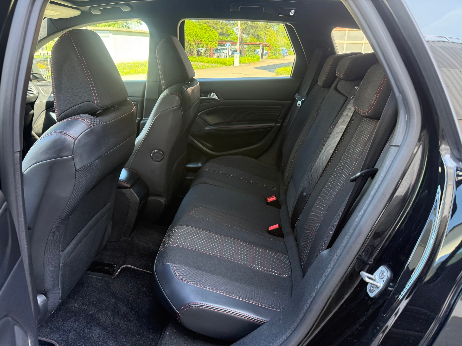 PEUGEOT 308 SW 1.2 THP GT Line Automatic-image-9