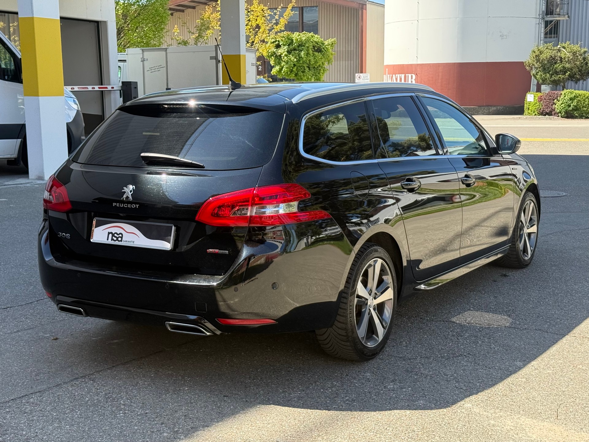 PEUGEOT 308 SW 1.2 THP GT Line Automatic-image-5