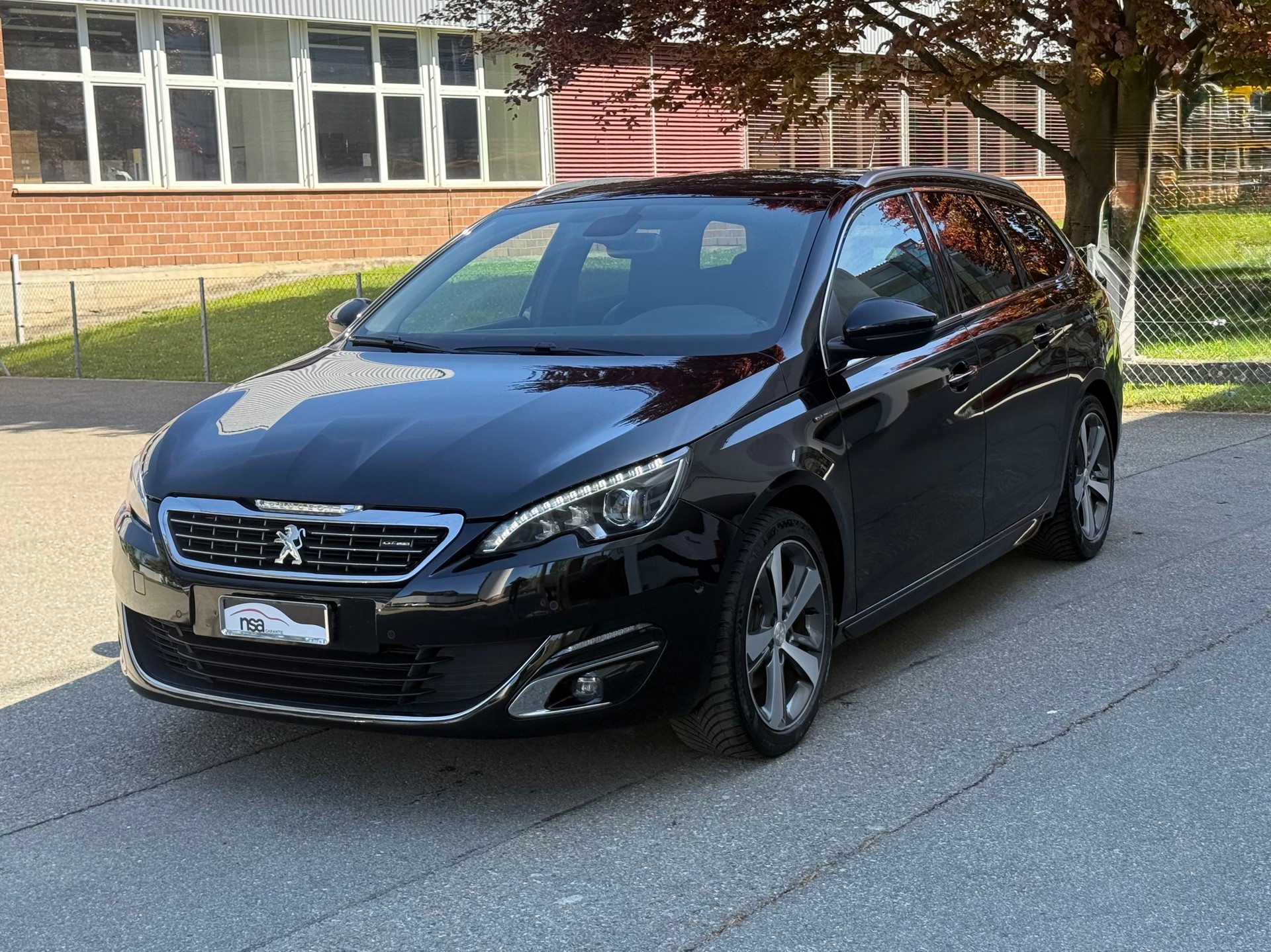 PEUGEOT 308 SW 1.2 THP GT Line Automatic-image-2