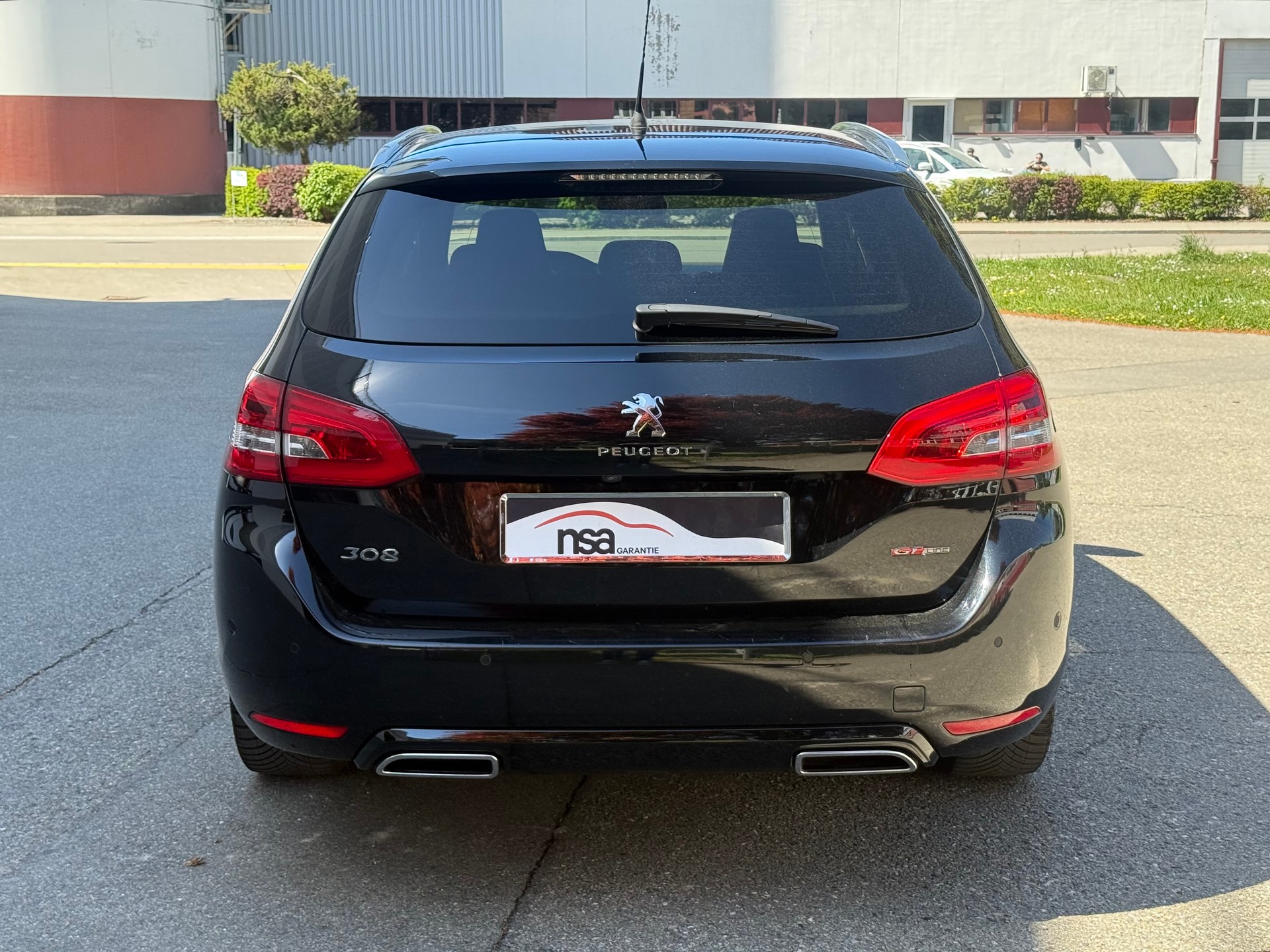 PEUGEOT 308 SW 1.2 THP GT Line Automatic-image-4