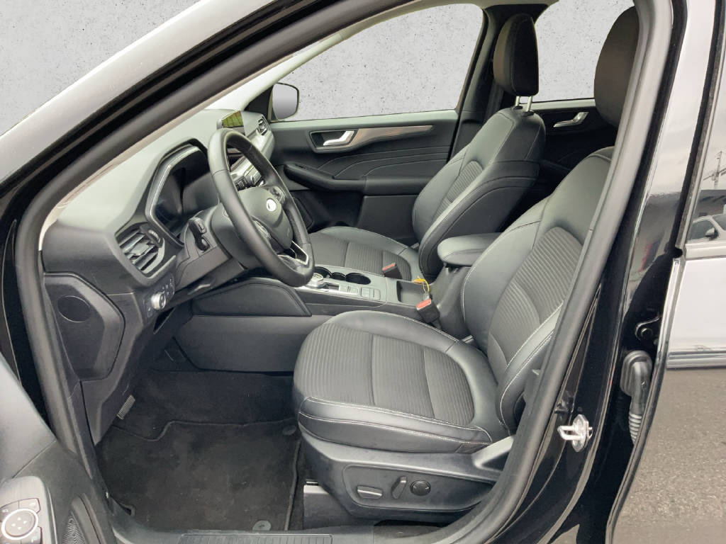 FORD Kuga 2.5 Hybrid Titanium X 4x4-image-8