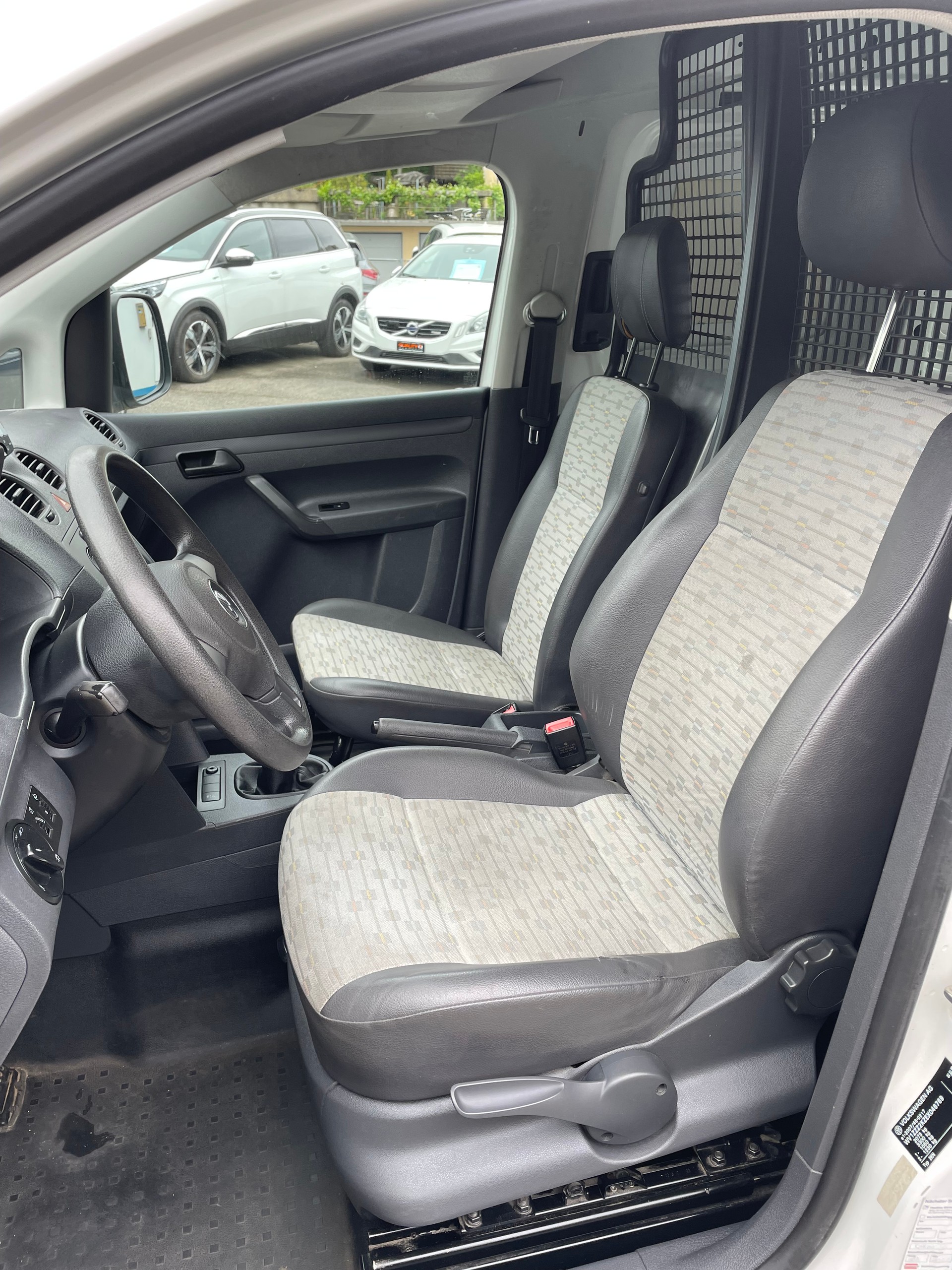 VW Caddy 1.2 TSI-image-9