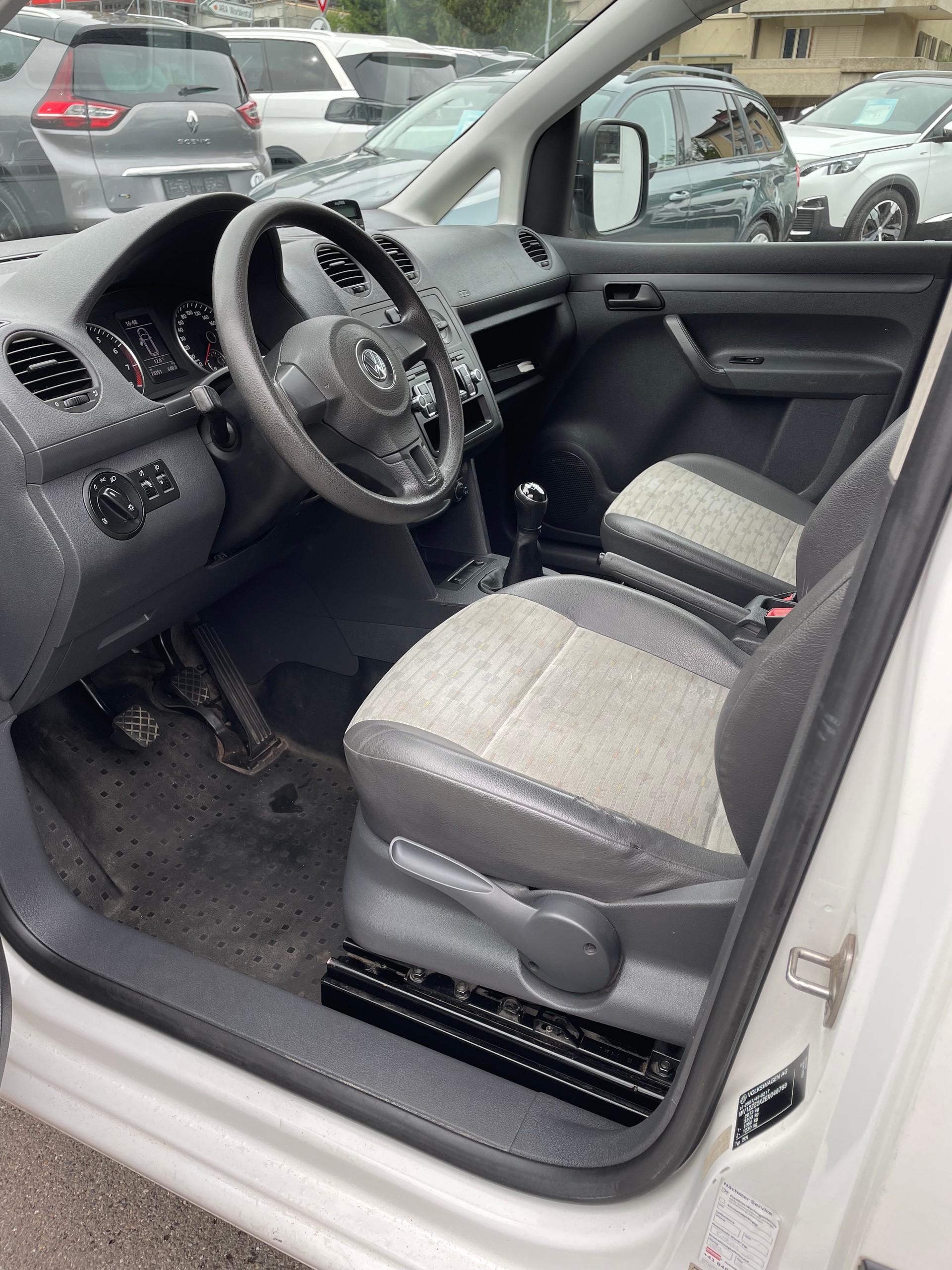 VW Caddy 1.2 TSI-image-8