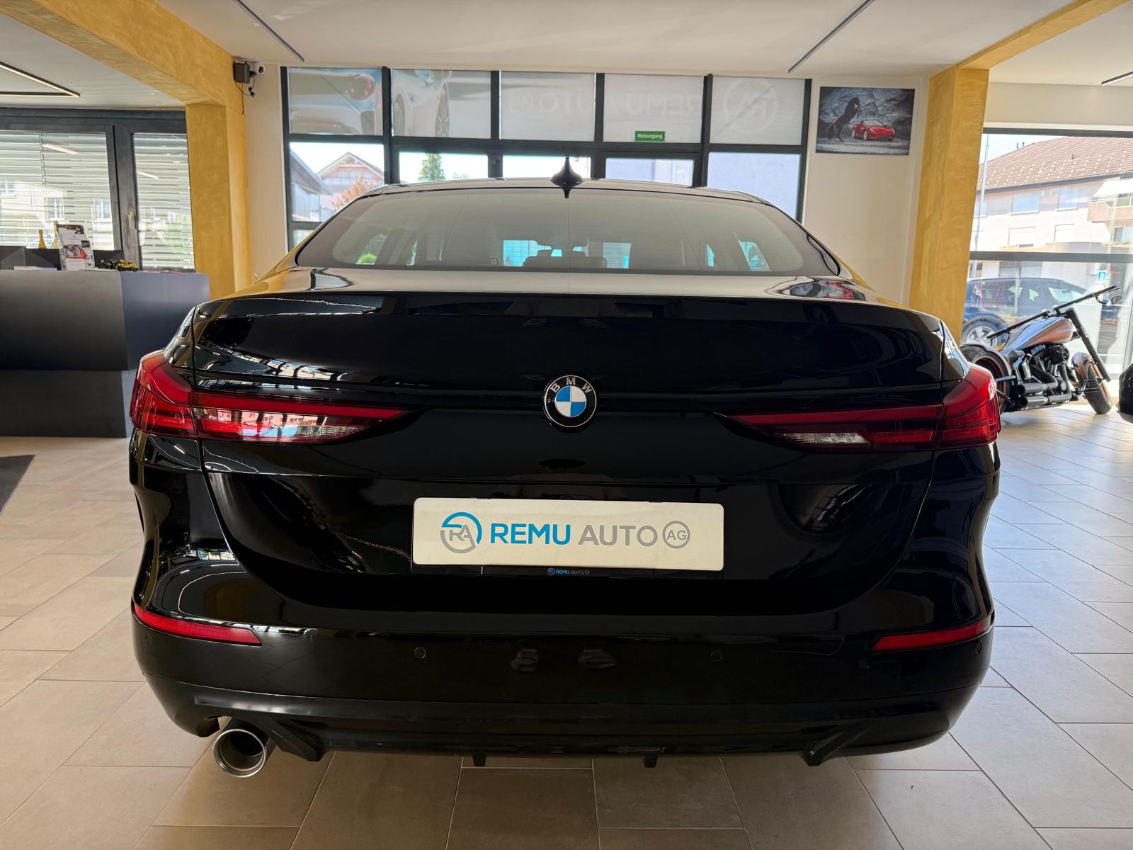 BMW 218i Gran Coupé Sport Line Steptronic-image-5