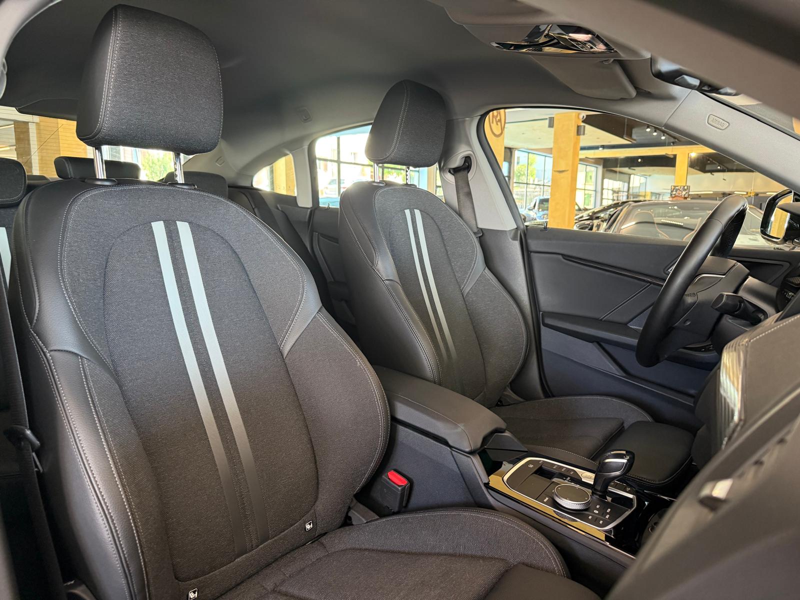 BMW 218i Gran Coupé Sport Line Steptronic-image-11