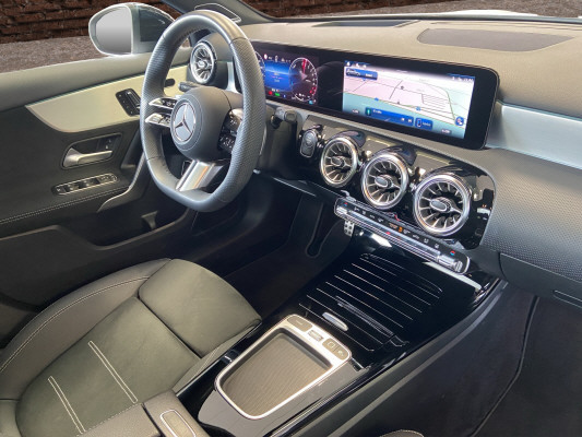 MERCEDES-BENZ A 250 e EQ Star 8G-DCT-image-14