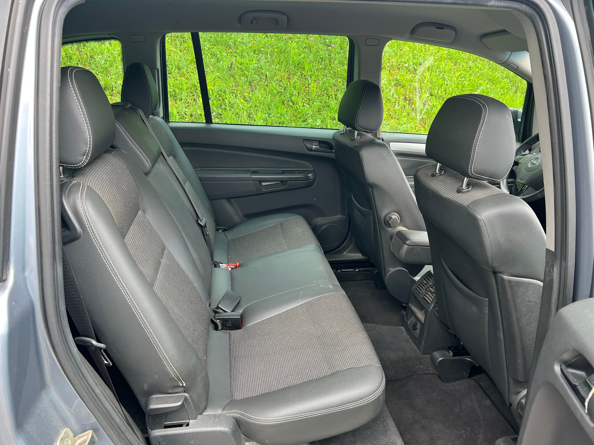 OPEL Zafira 2.2i 16V Cosmo** Automatic** 7 Plätzer-image-11