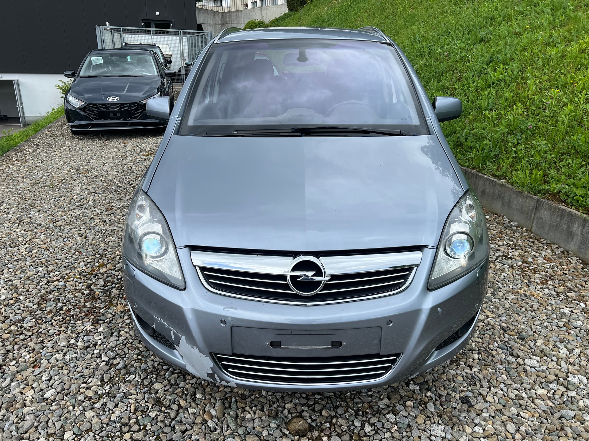 OPEL Zafira 2.2i 16V Cosmo** Automatic** 7 Plätzer-image-2