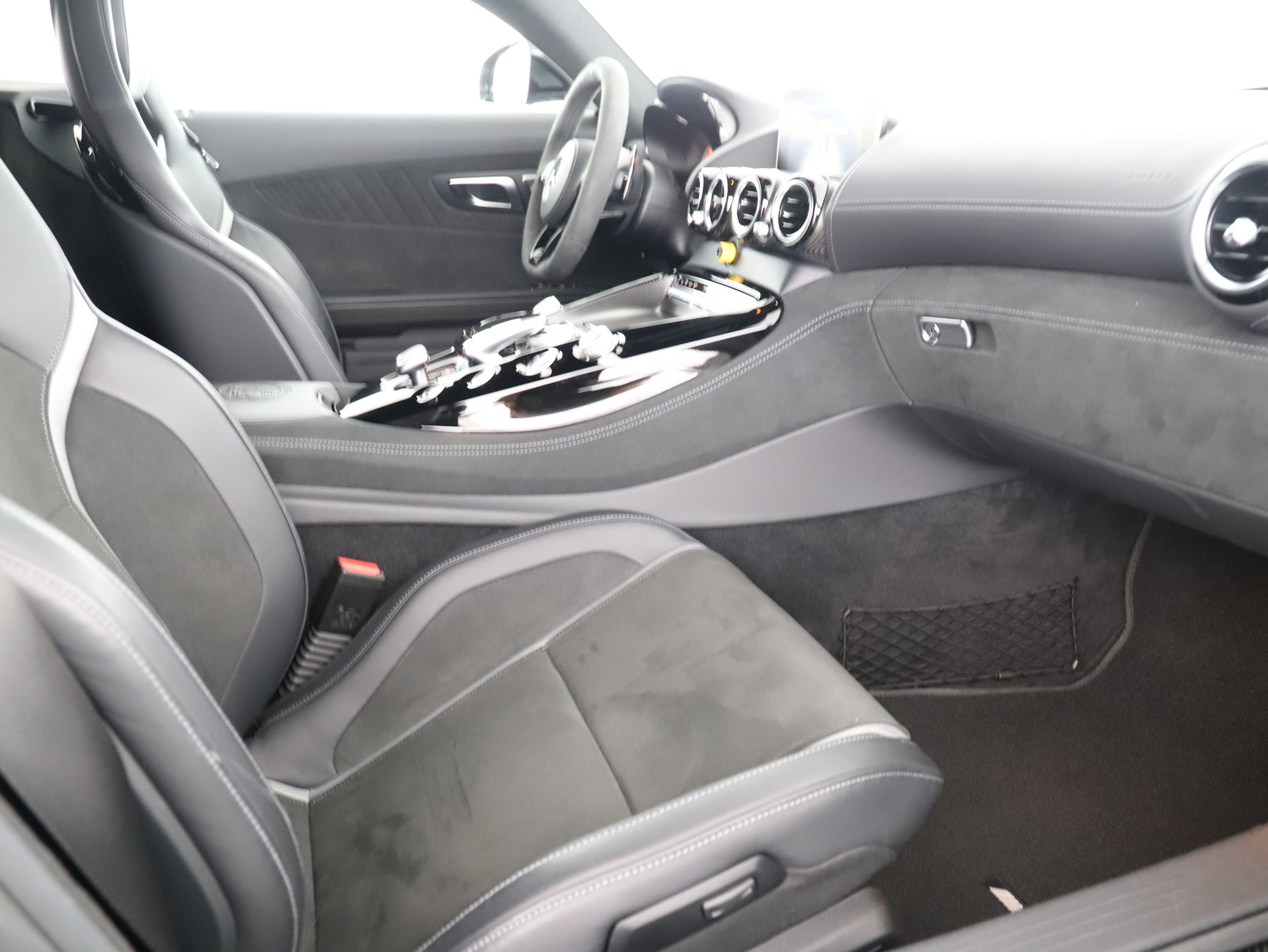 MERCEDES-BENZ AMG GT R-image-10