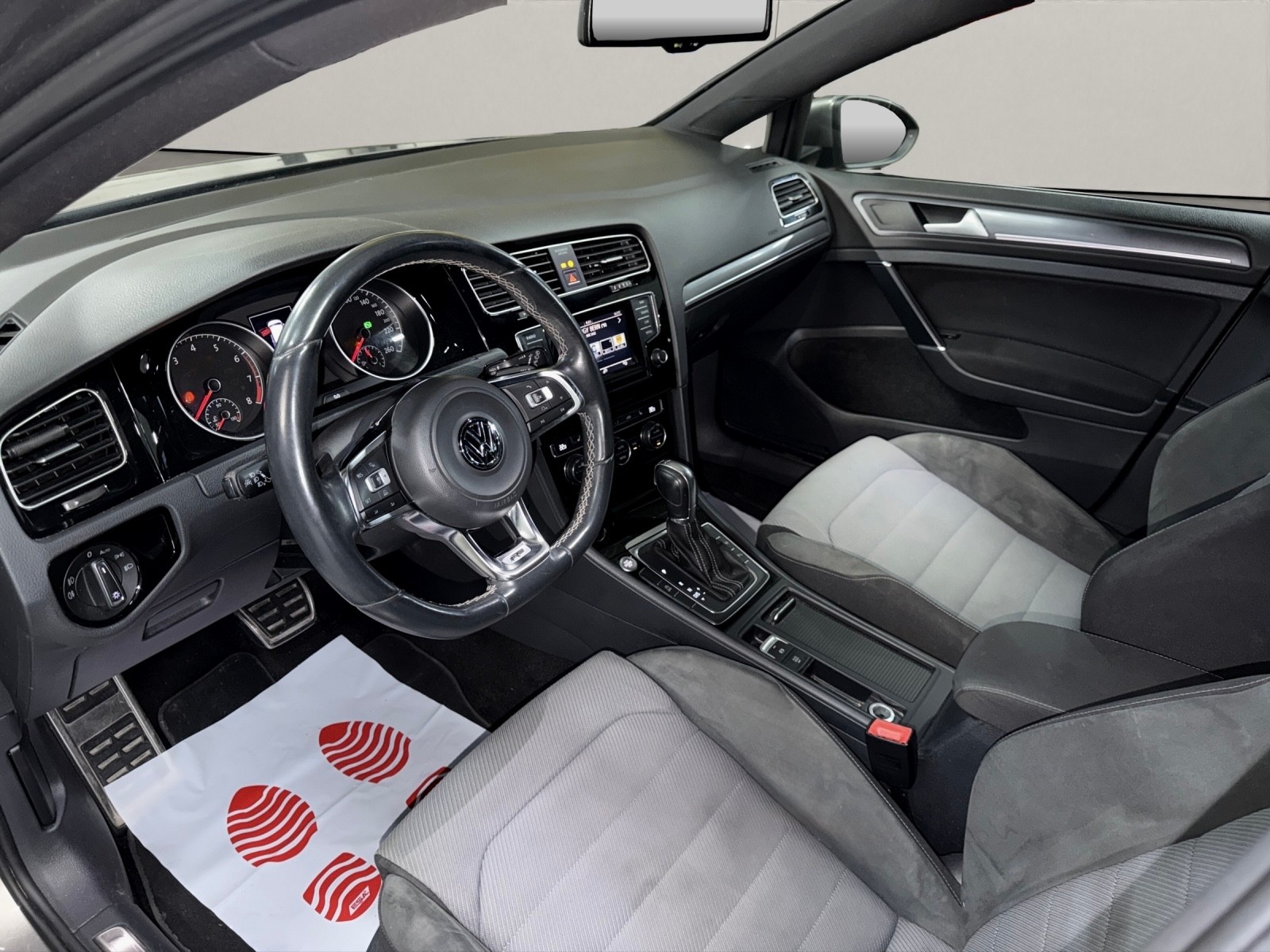 VW Golf 1.4 TSI Cup R-Line DSG-image-9