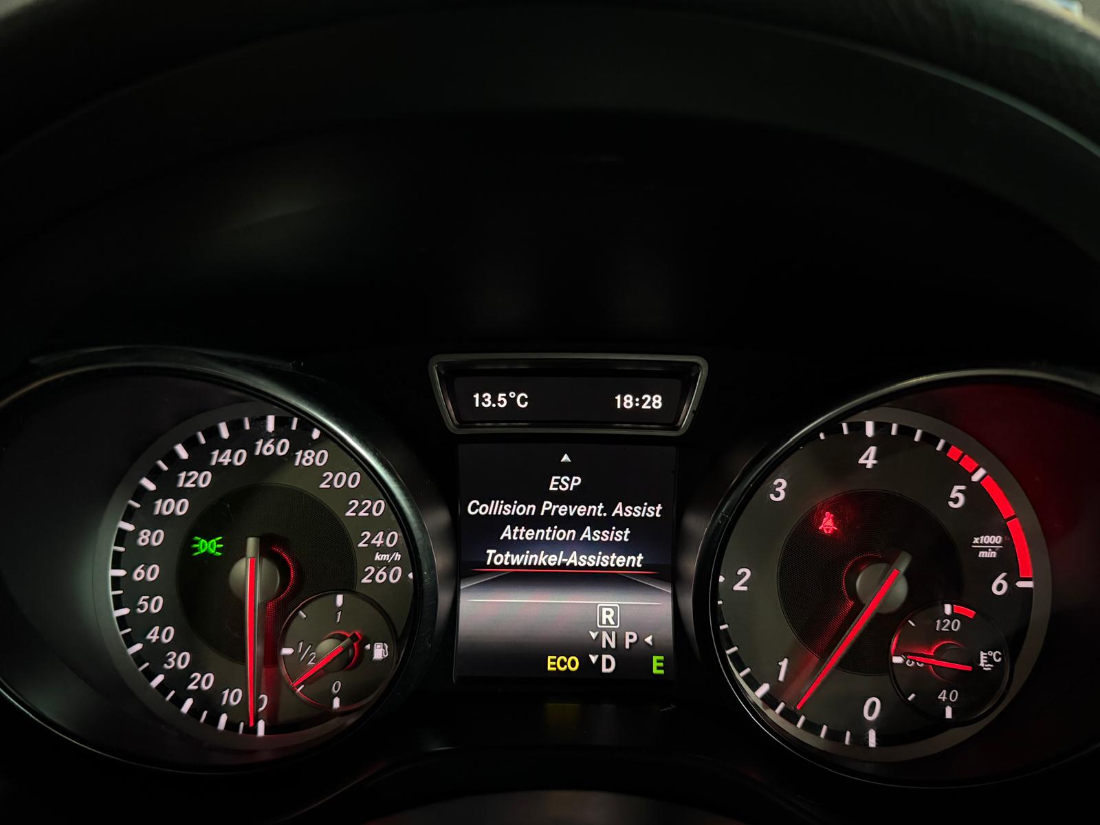 MERCEDES-BENZ GLA 220 CDI AMG Grey&Black Edition 4Matic 7G-DCT-image-21