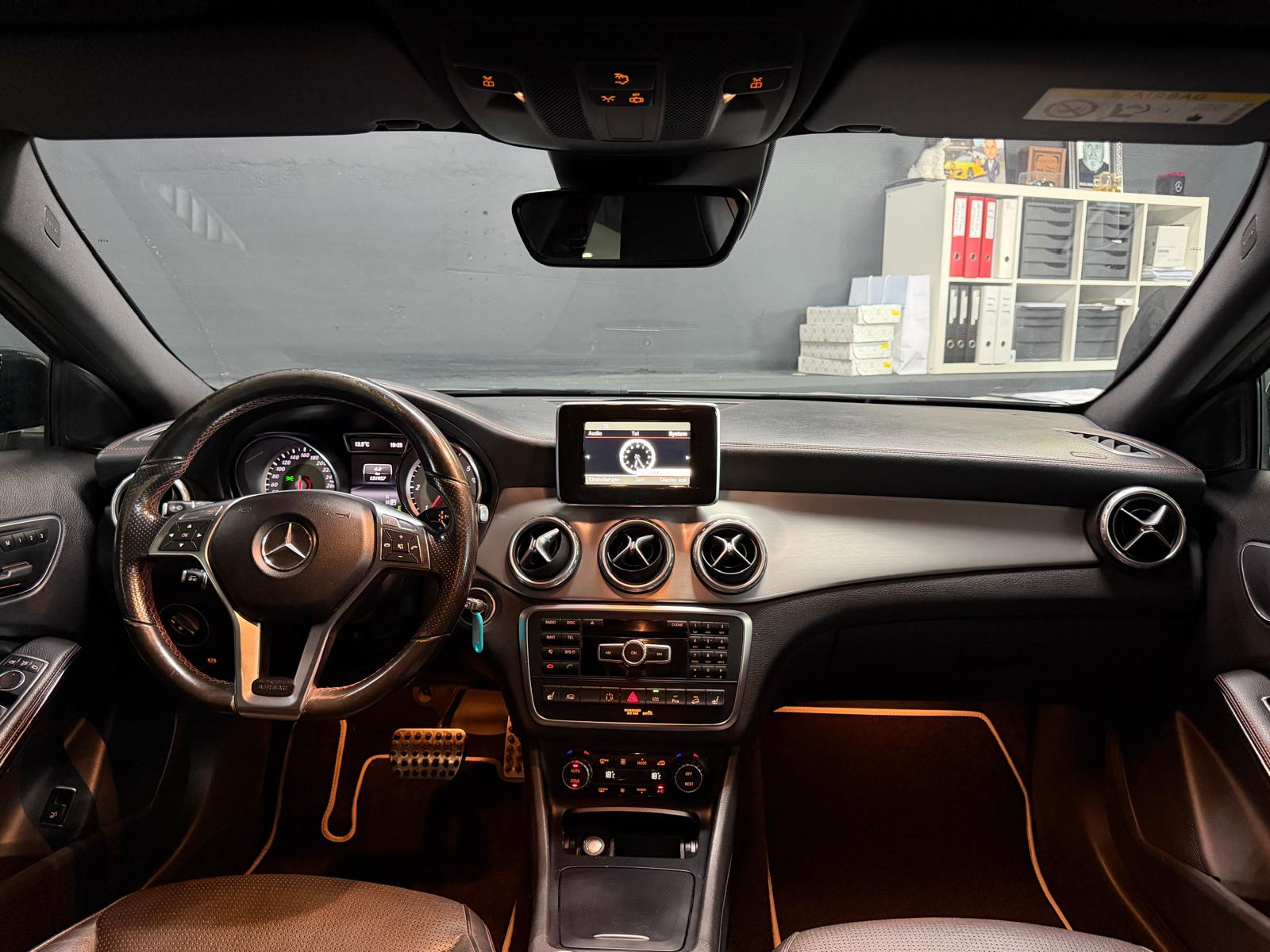 MERCEDES-BENZ GLA 220 CDI AMG Grey&Black Edition 4Matic 7G-DCT-image-11