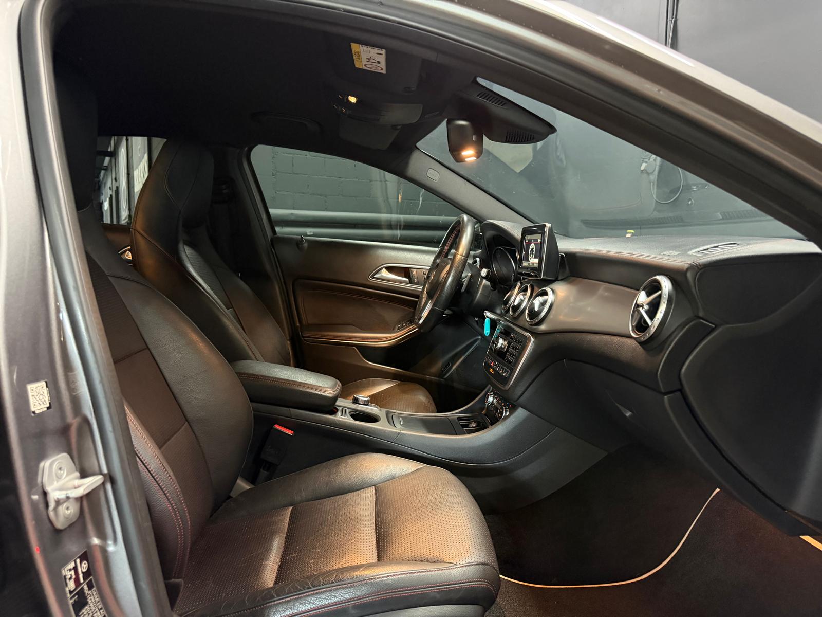 MERCEDES-BENZ GLA 220 CDI AMG Grey&Black Edition 4Matic 7G-DCT-image-13