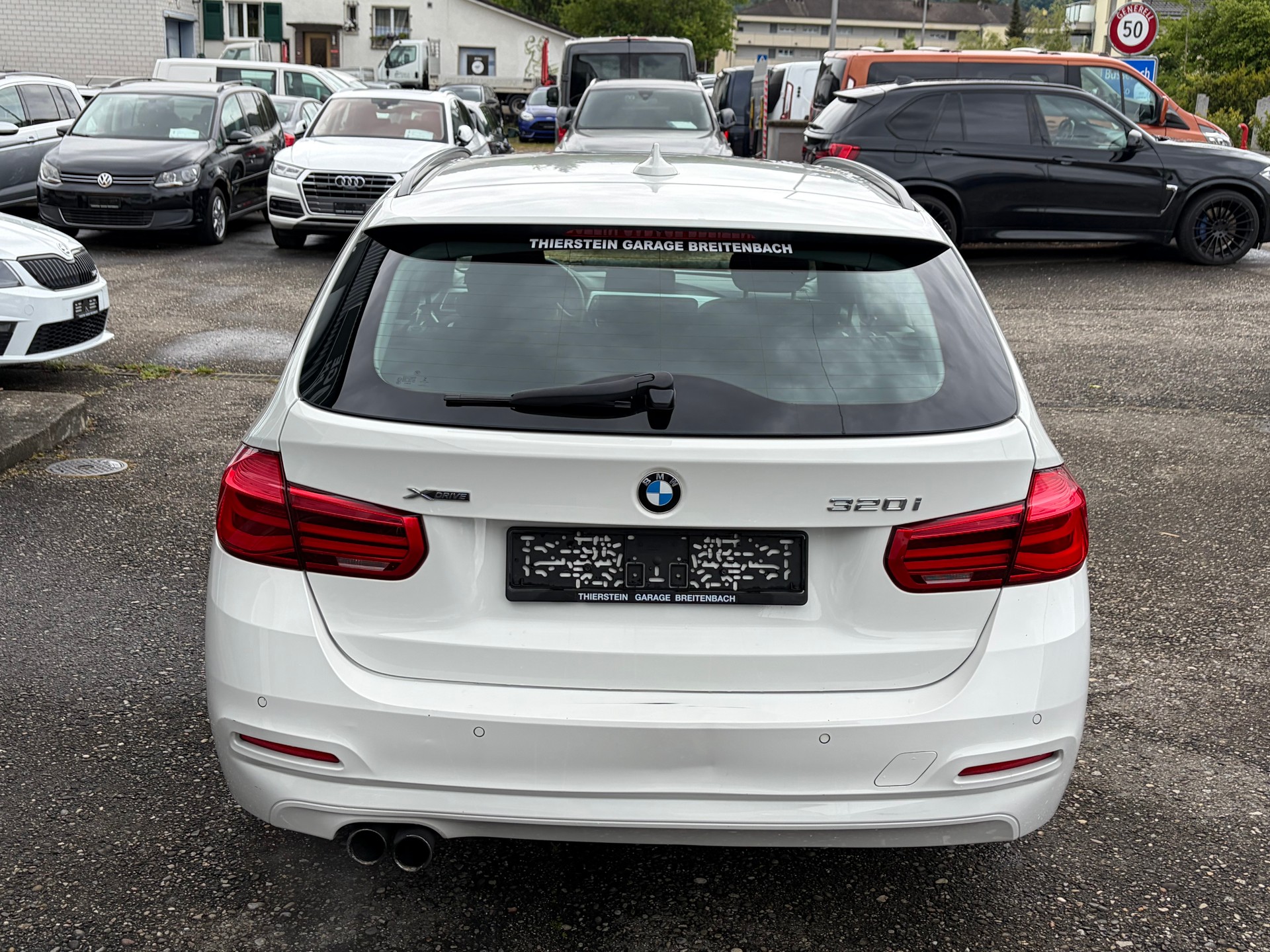BMW 320i xDrive Touring Steptronic-image-3