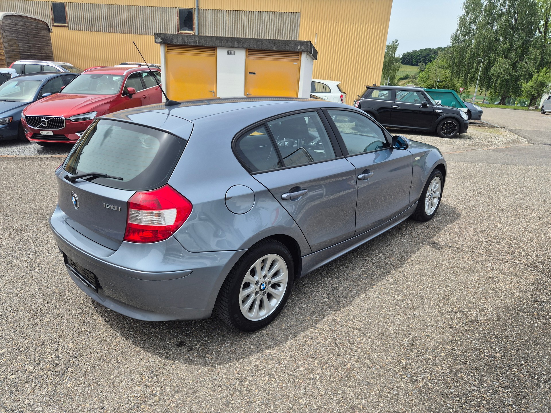 BMW 120i-image-11
