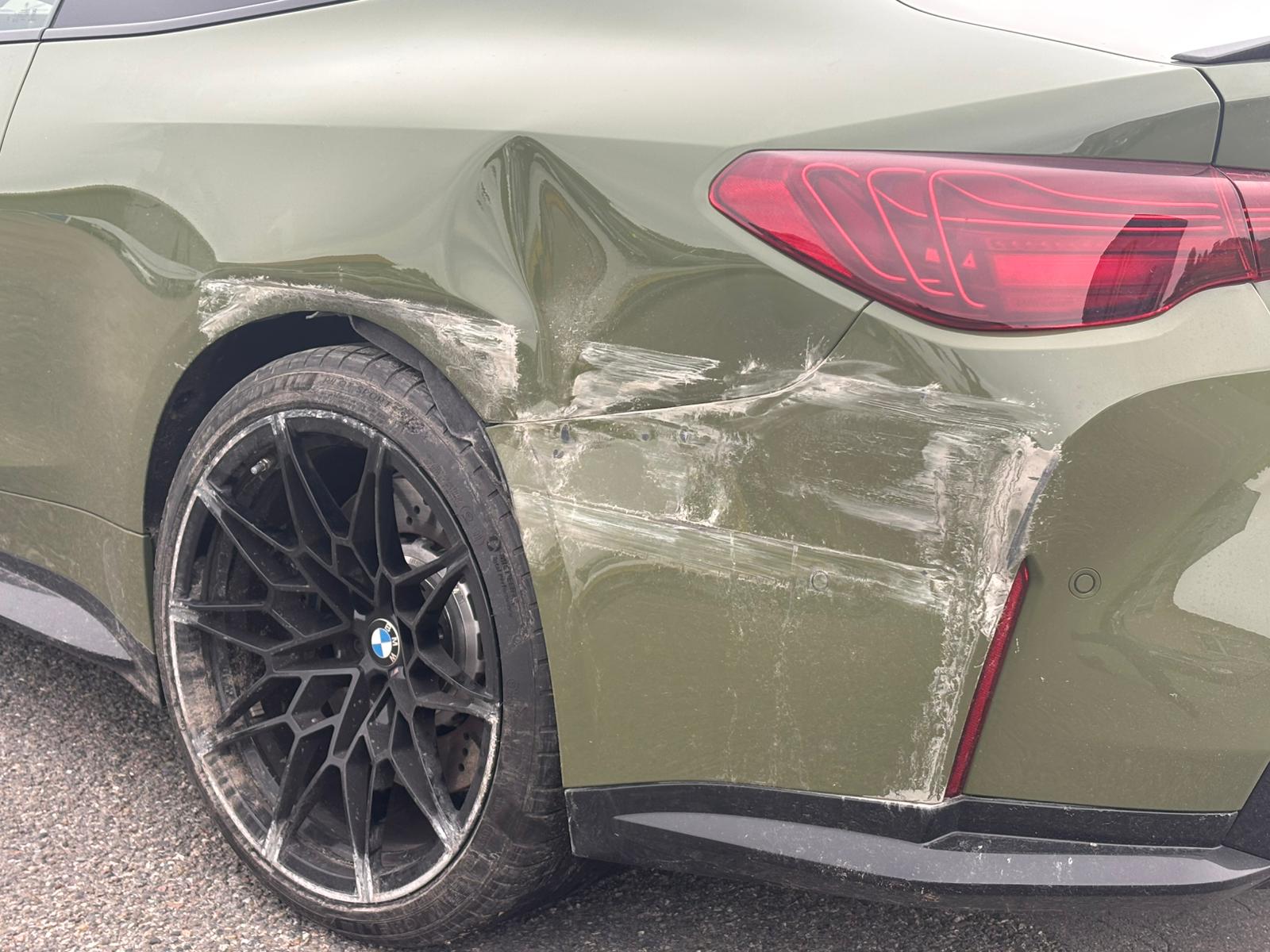 BMW M4 Coupé Competition M xDrive-image-9
