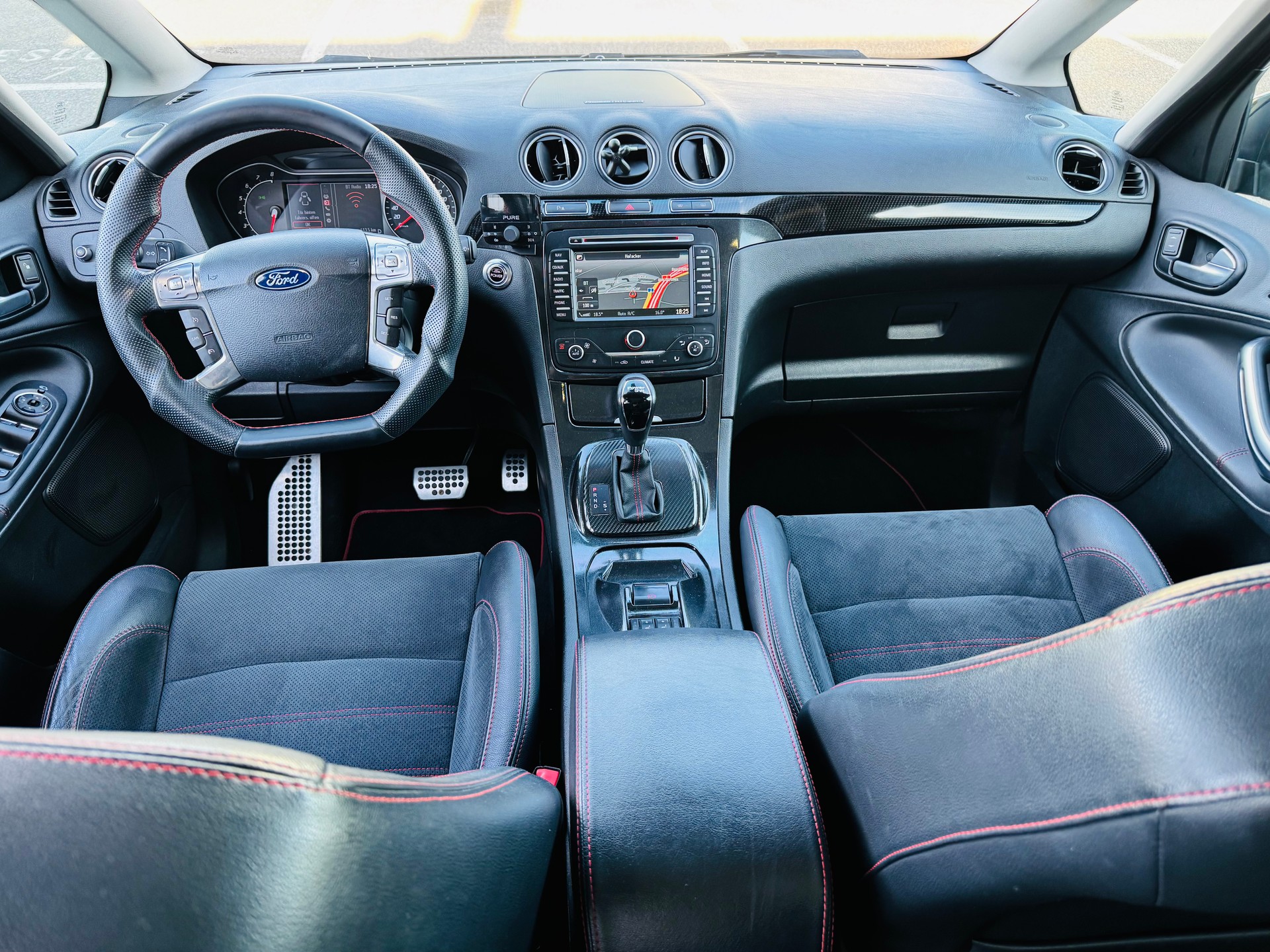 FORD S-Max 2.0 SCTi TitaniumS PowerShift-image-2