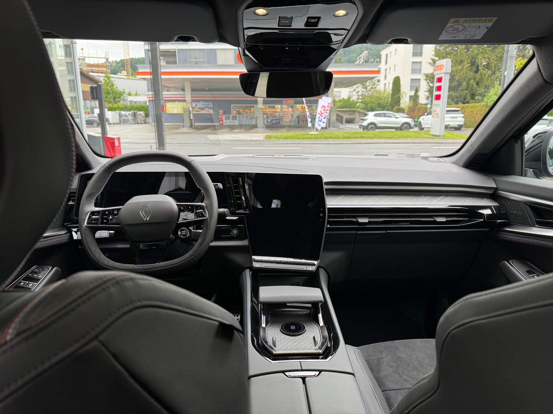 RENAULT Rafale 1.2 E-Tech Plug-in Hybrid 300 4x4 Atelier Alpine-image-11