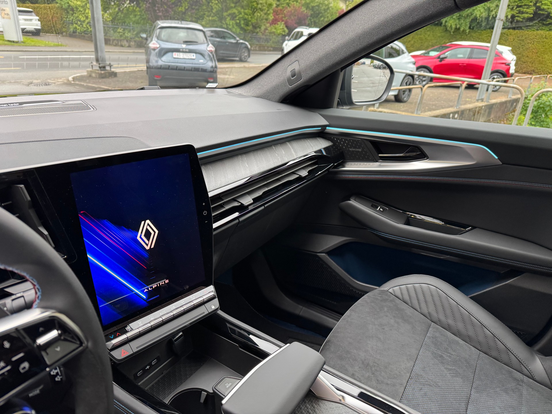 RENAULT Rafale 1.2 E-Tech Plug-in Hybrid 300 4x4 Atelier Alpine-image-13