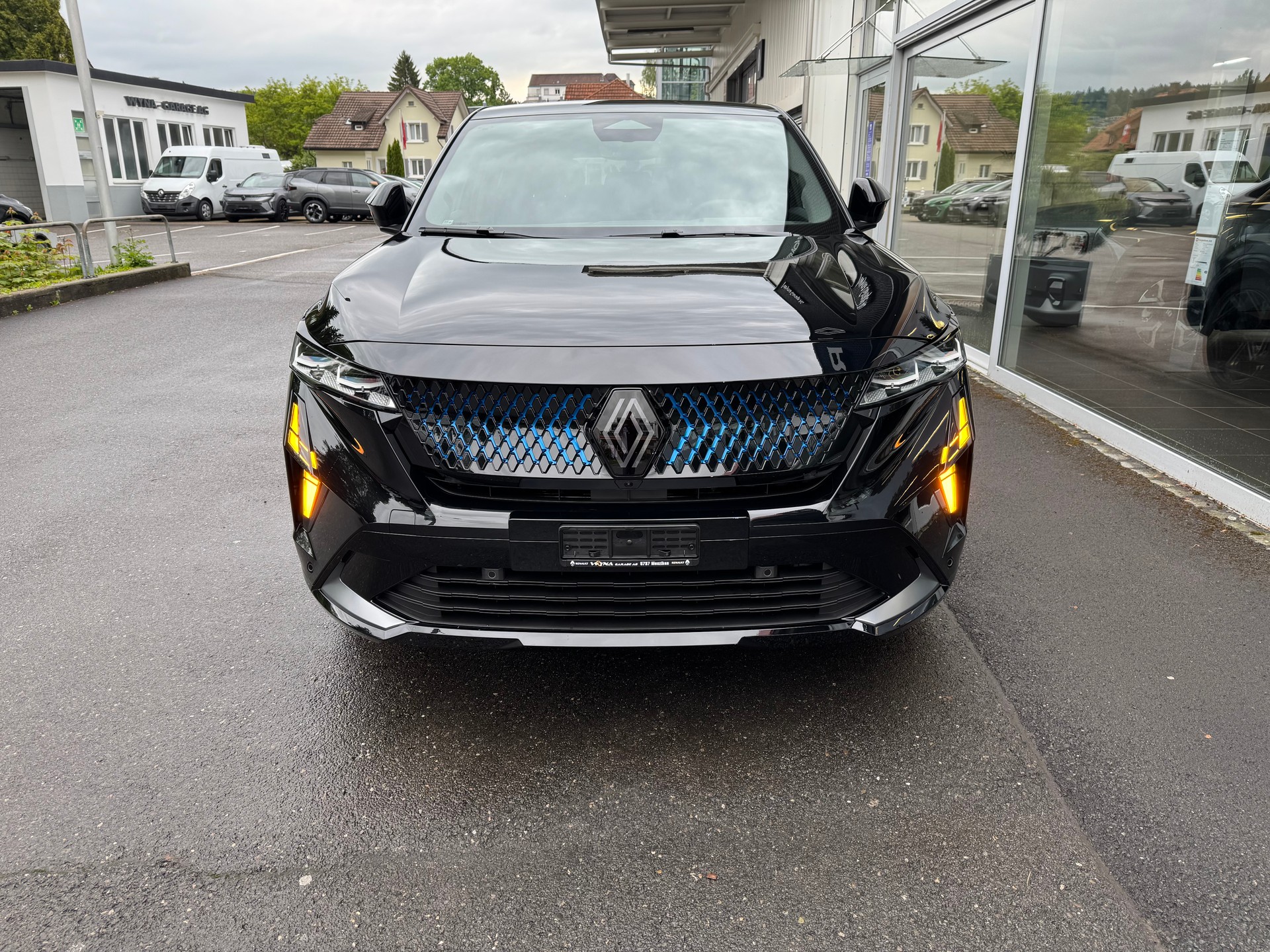 RENAULT Rafale 1.2 E-Tech Plug-in Hybrid 300 4x4 Atelier Alpine-image-2