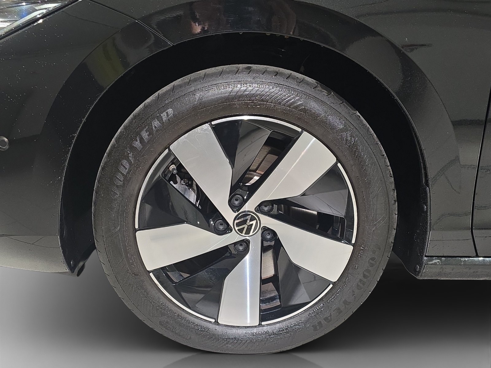 VW Passat Variant 2.0 TDI evo Business 4 Motion DSG-image-15