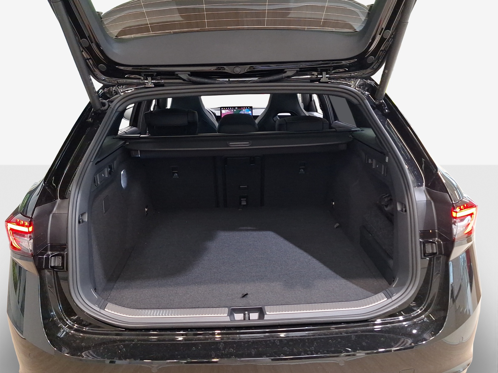SKODA Superb Combi 1.5 TSI PHEV Sportline DSG-image-12